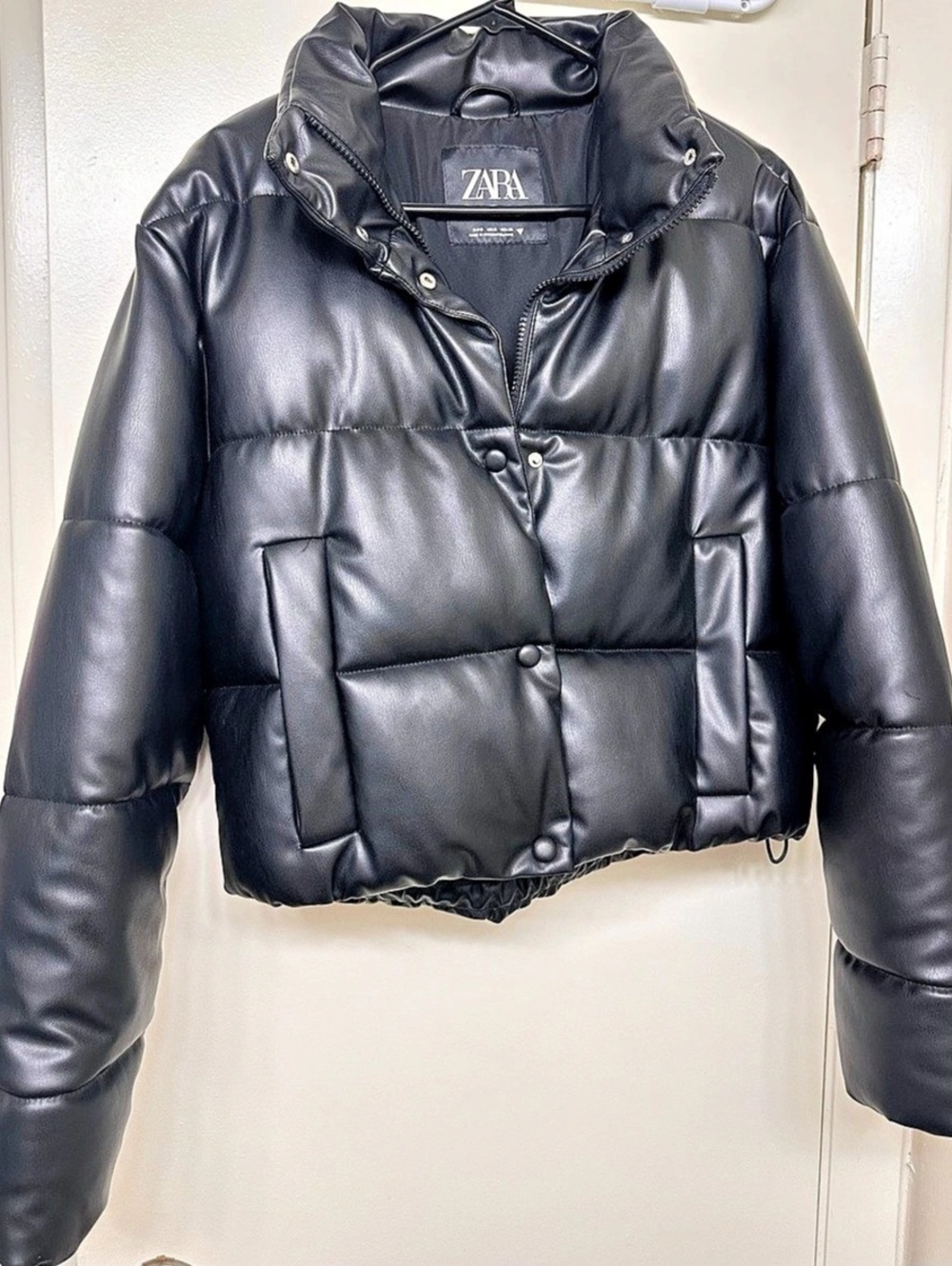 Zara Faux Leather Puffer Jacket Cropped Puffer in Black Like New